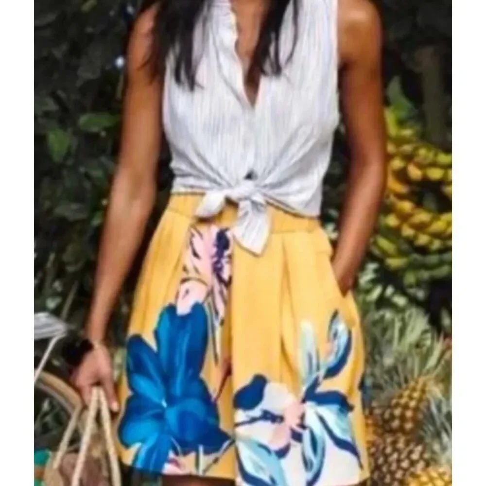 Anthropologie Maeve Tropicale Skirt Women's 2 Yellow Blue Floral Pleated Short